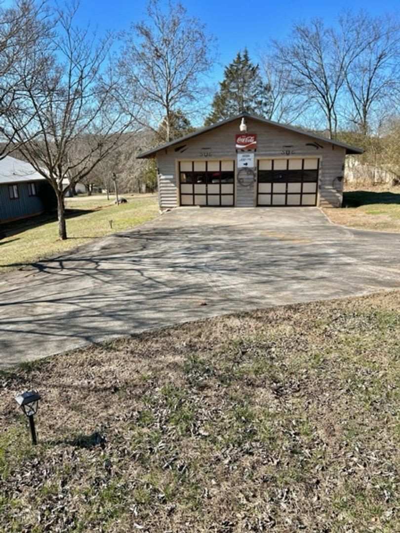 Greenback 37742-2 Bedrooms, 2 Baths, 2 car garage. – photo 2