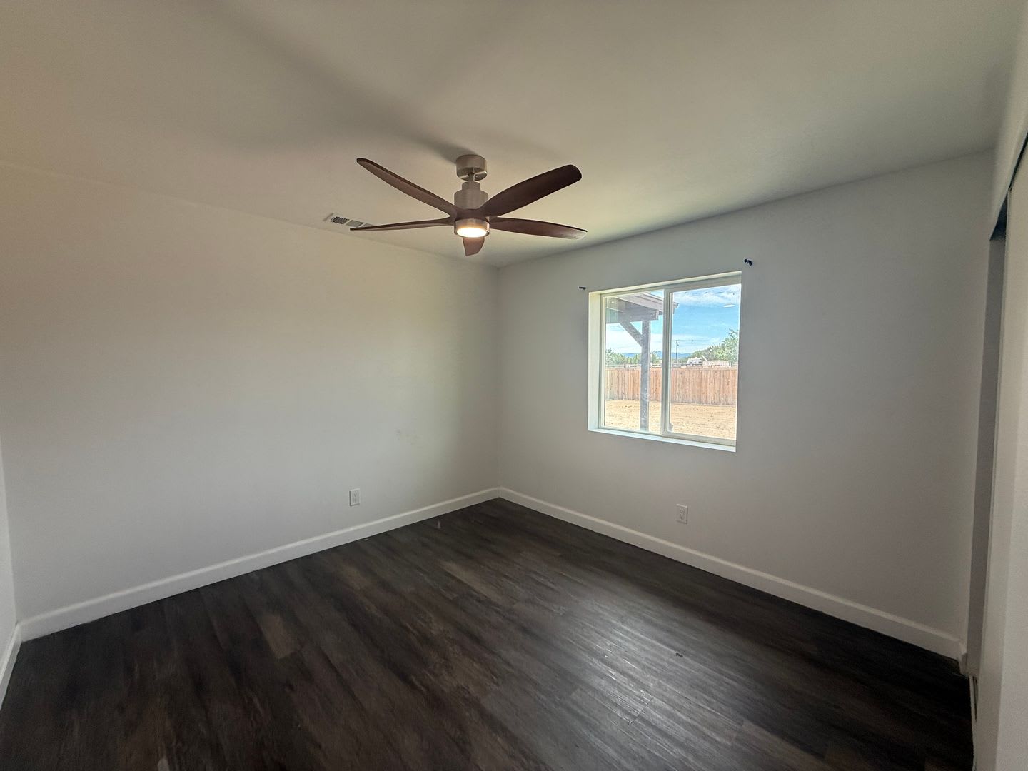 Oak Hills 3 Bedrooms 2 Bathrooms 2 Years New Solar Panels – photo 5