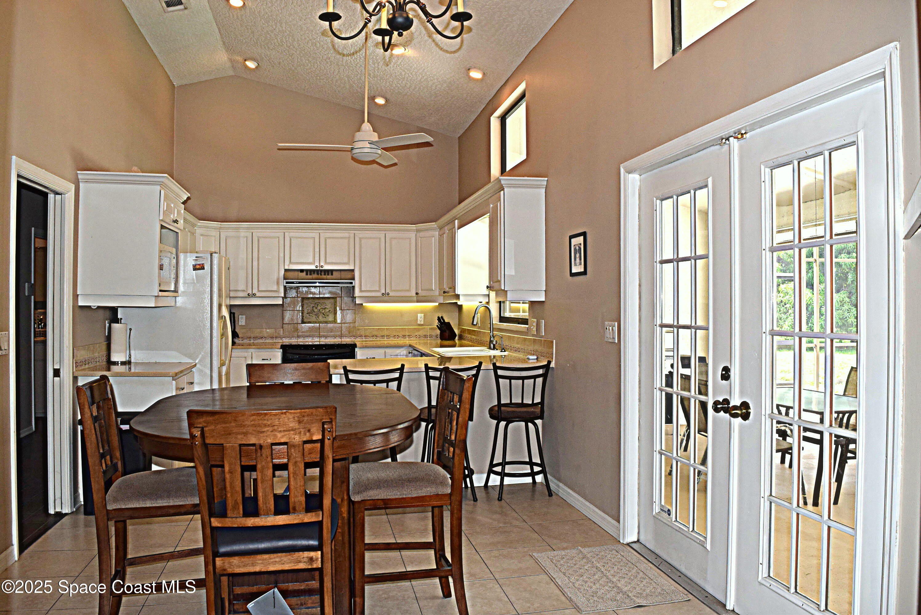 285 Utopia Circle – photo 5