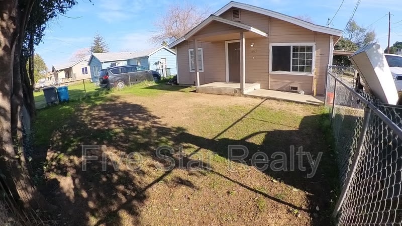 5957 WIGET AVENUE – photo 2