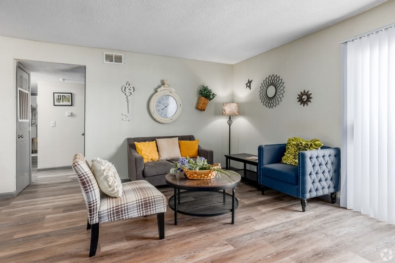 401 Tinker Diagonal Apt 7 – photo 1
