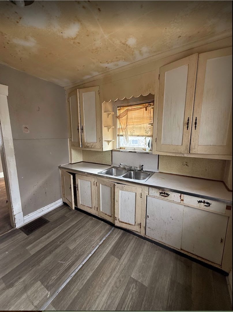 Owner financing / Handyman Special / Investment Opportunity – photo 4