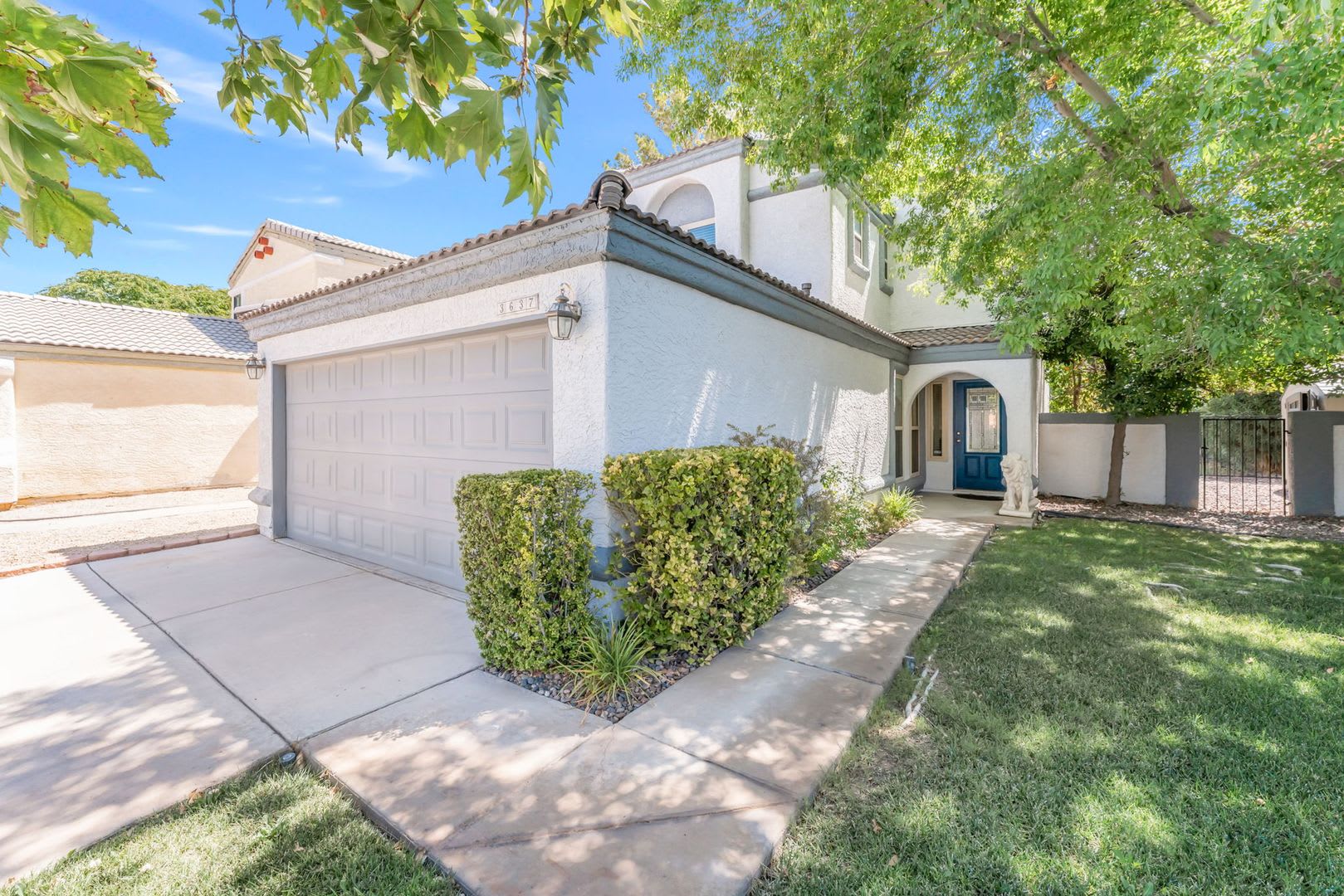 Modern Comfort Meets Timeless Style in a Beautifully Updated Las Vegas Home! – photo 2