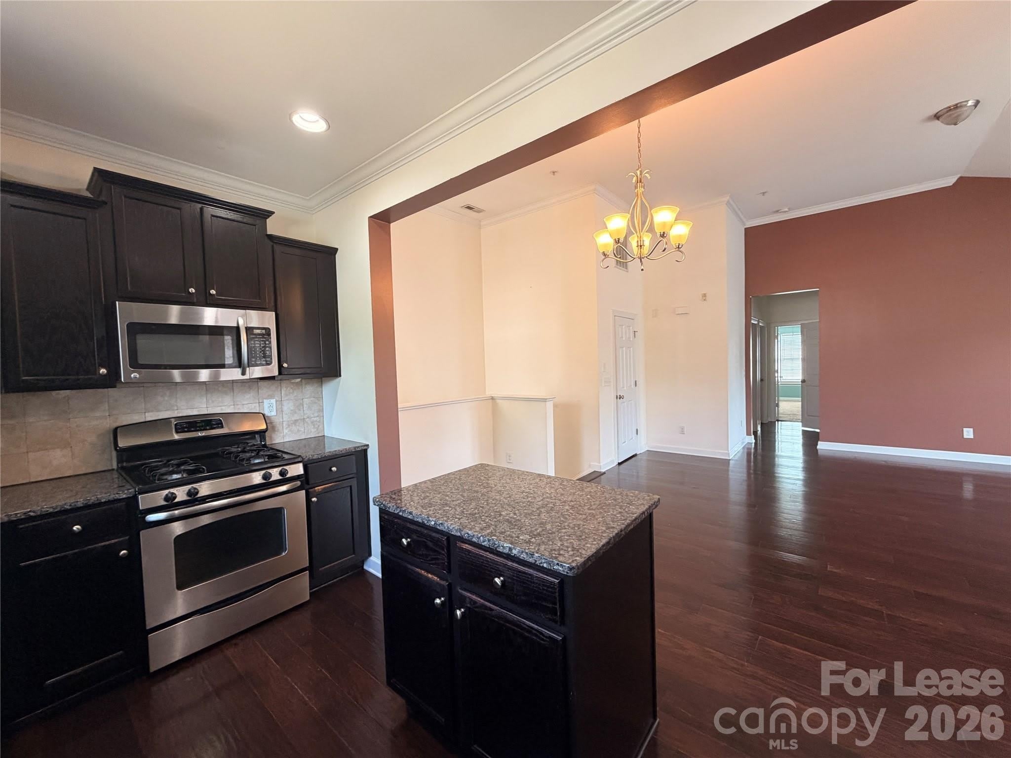 14635 Juventus Street – photo 5