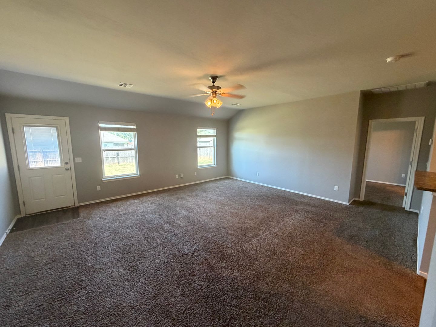 Beautiful 3 Bed 2 Bath in Moore – photo 2