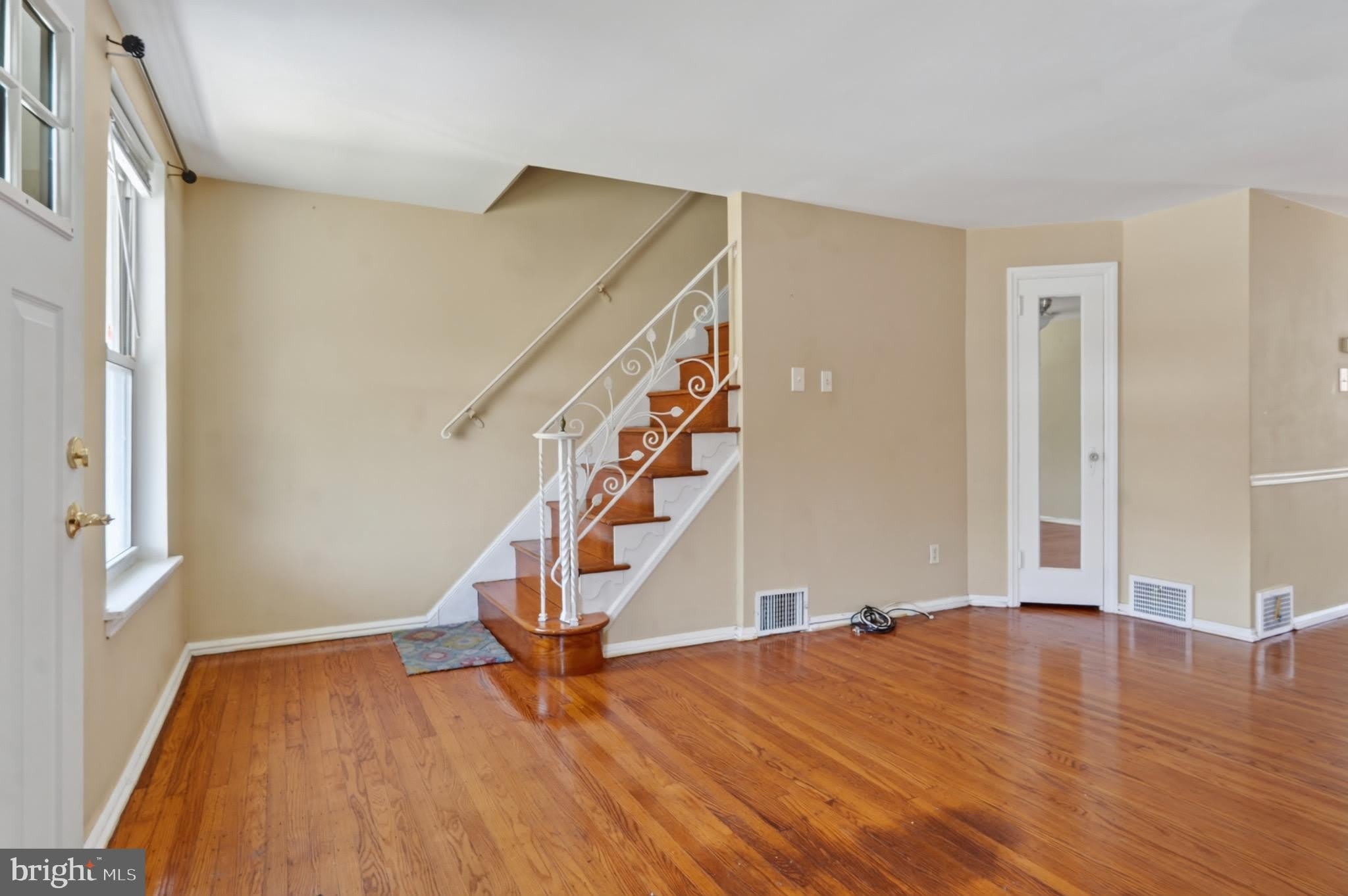 620 E CARVER Street – photo 3