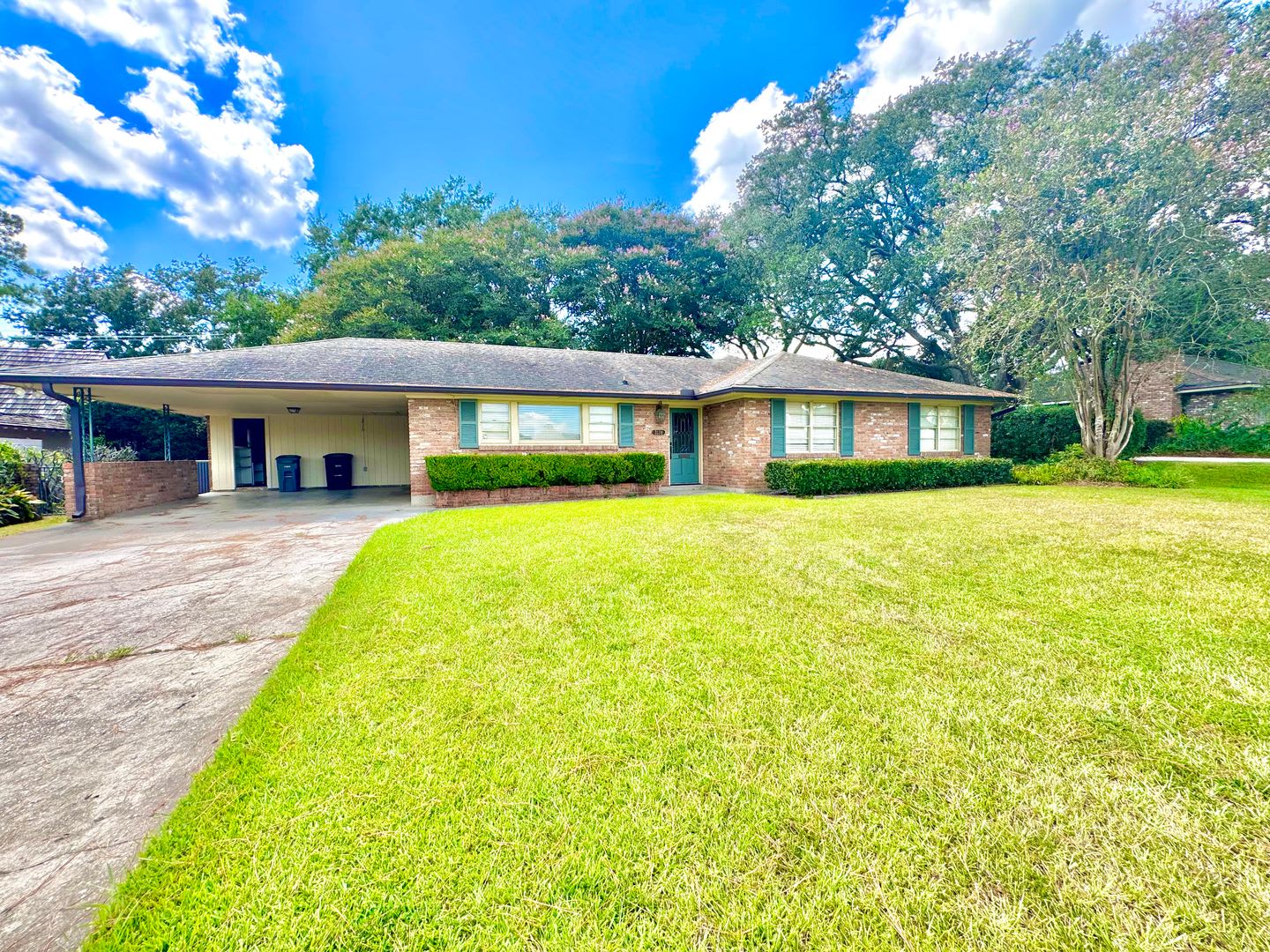 Spacious 3 bed 3 bath Home in Jefferson Place Subdivision – photo 3