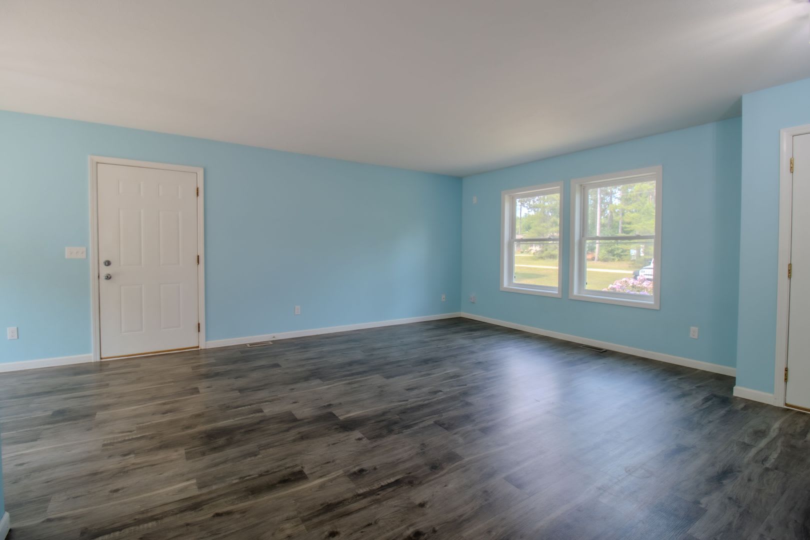 Modern Charm on 1.25 Acres – photo 4