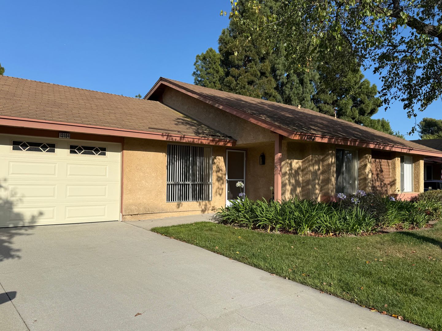 Clean &amp; Move in ready El Dorado – photo 1
