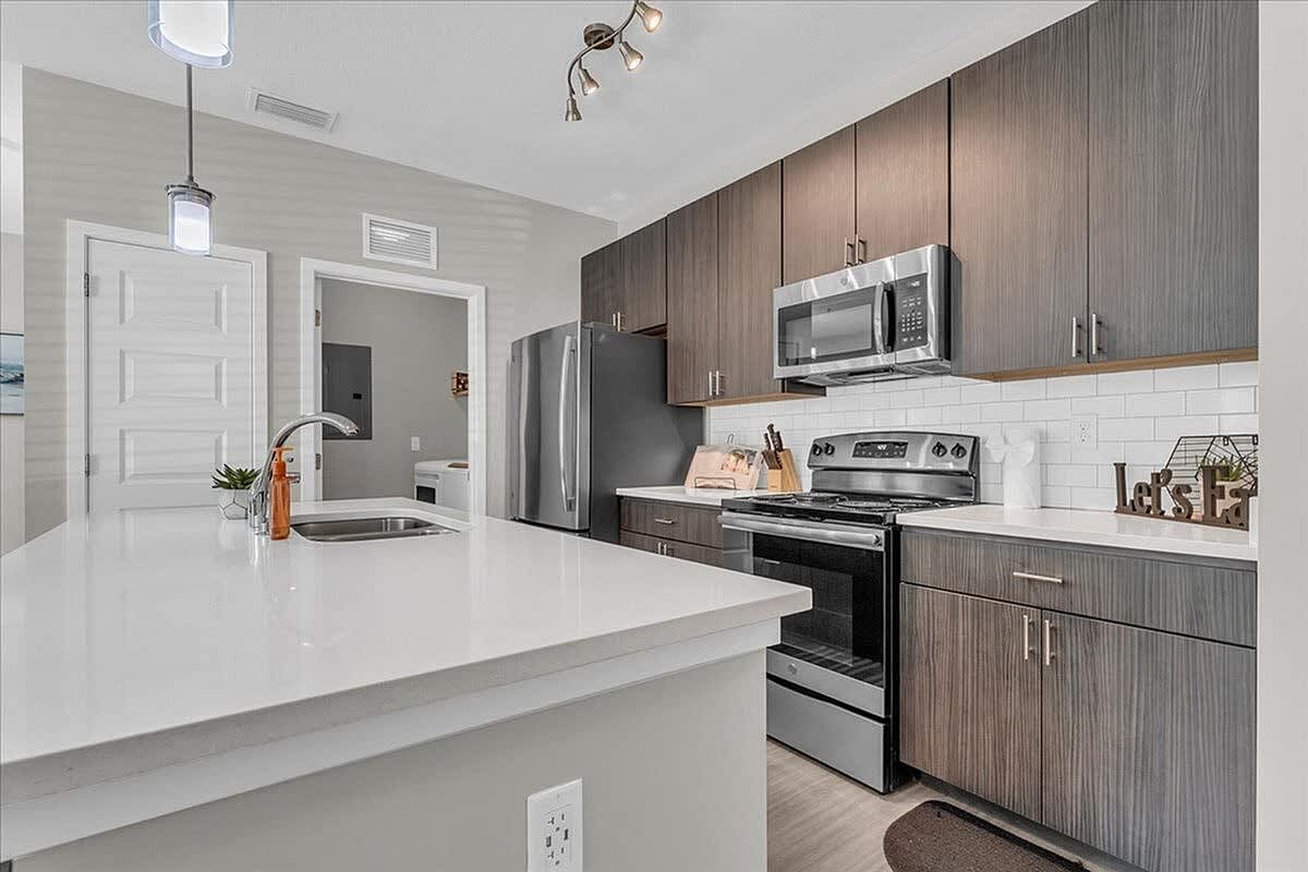 81 West – photo 5