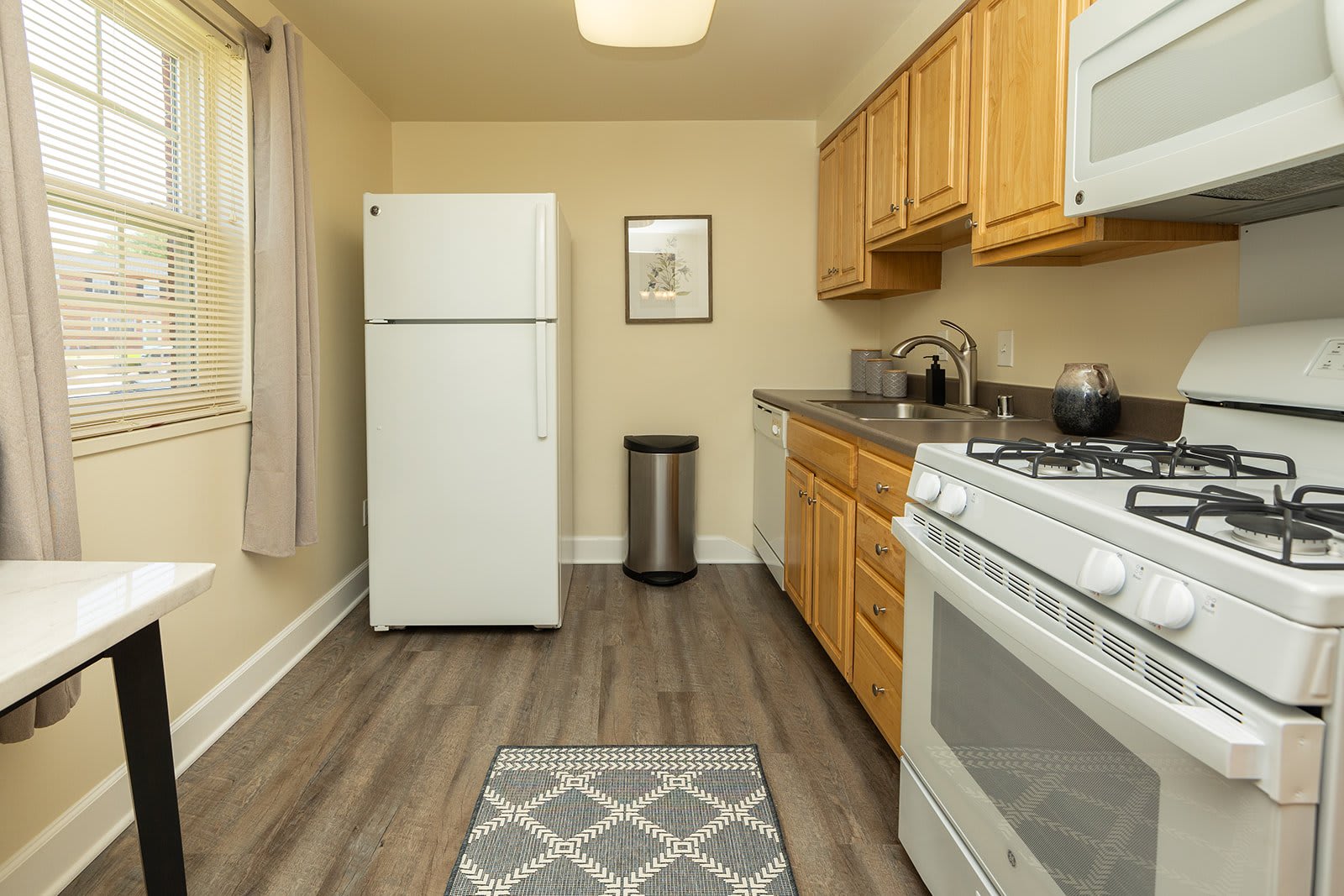 Colony Hill Apartments And Townhomes – photo 3