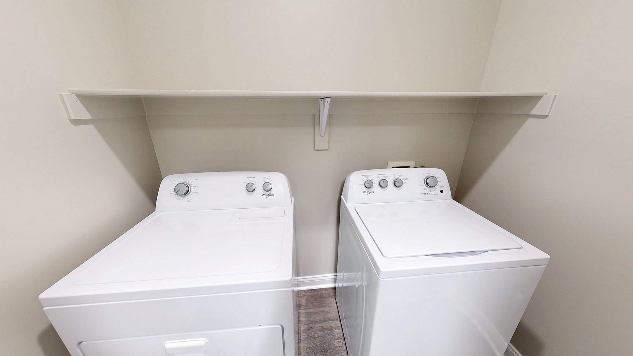 Double Creek Flats Apartments – photo 5
