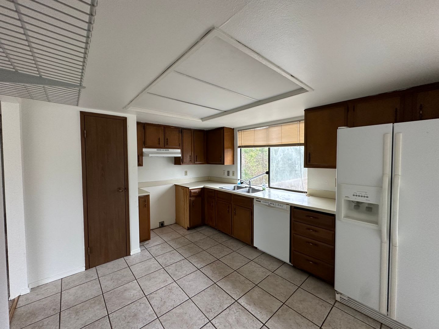 Charming 3-Bedroom Renton Home with Private Fenced Yard, Deck & 2-Car Garage! – photo 4