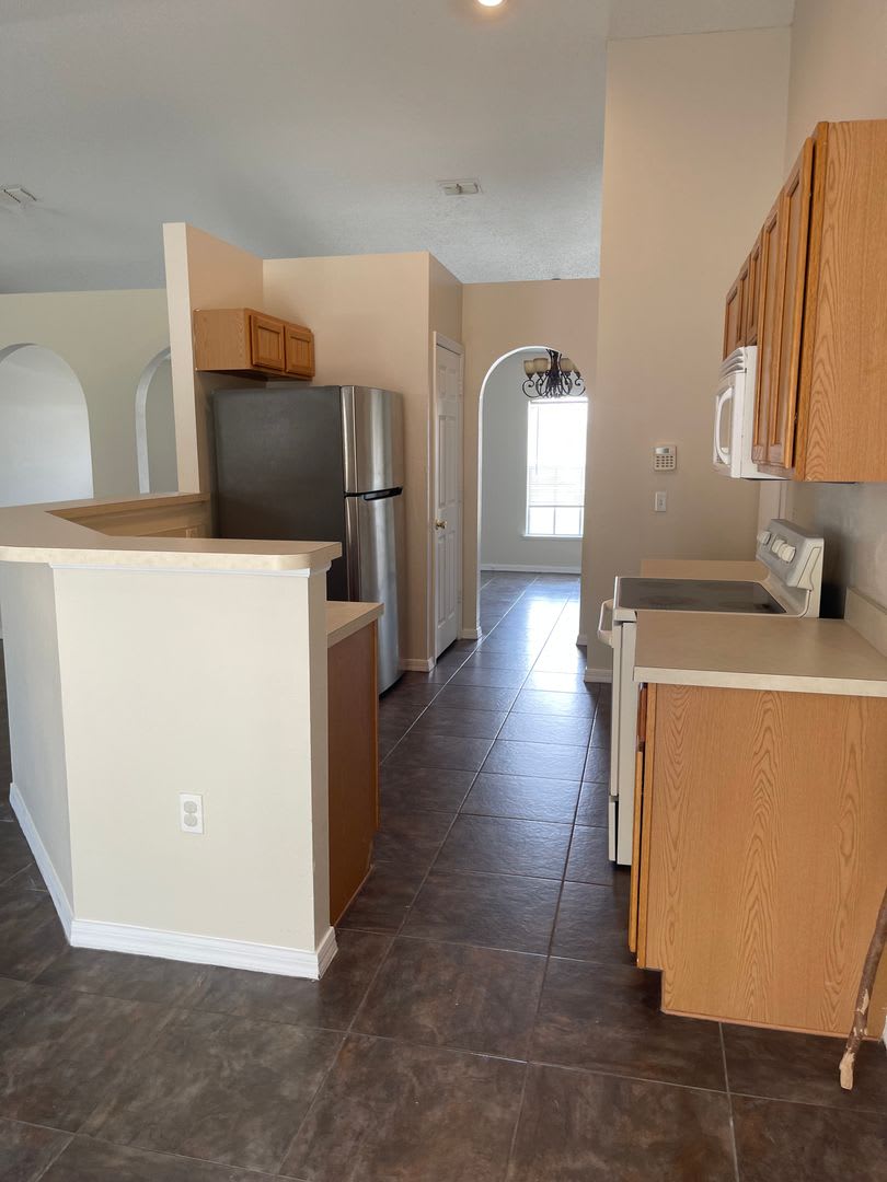 4 Bedroom, 2 Bathroom, 2 Car Garage Home. Move-in Ready – photo 5