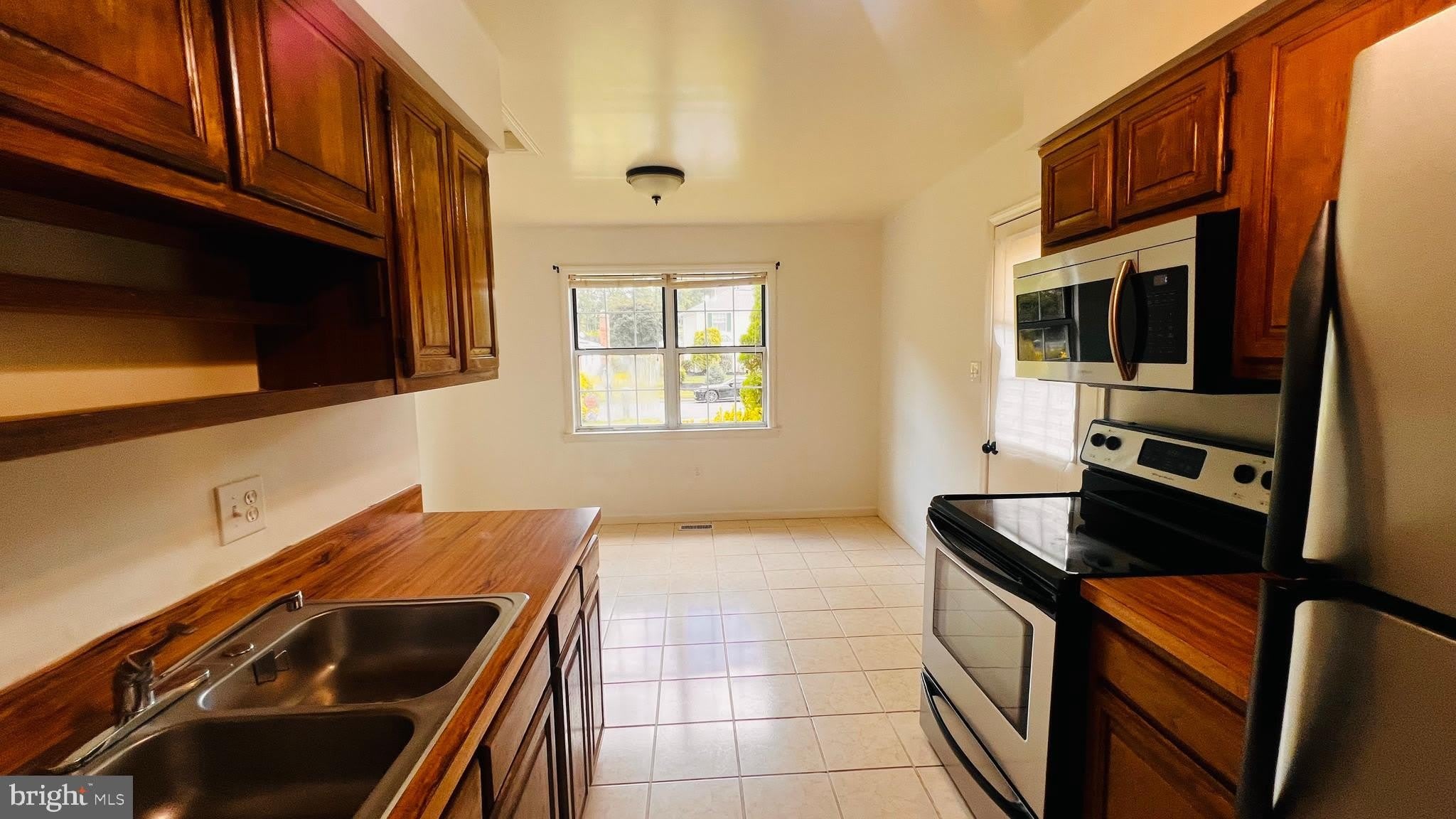 5001 TARPON Lane – photo 4