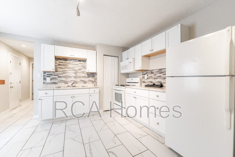 1027 Saint Paul Street – photo 3