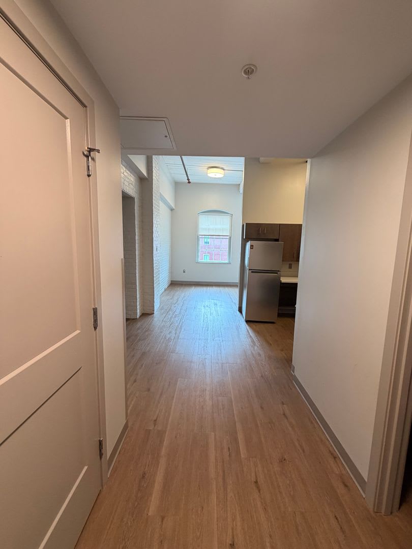 Dewitt Block Rare 2 Bed 1 Bath Apartment Available Immediately 1 866 All Utilities Included – photo 1