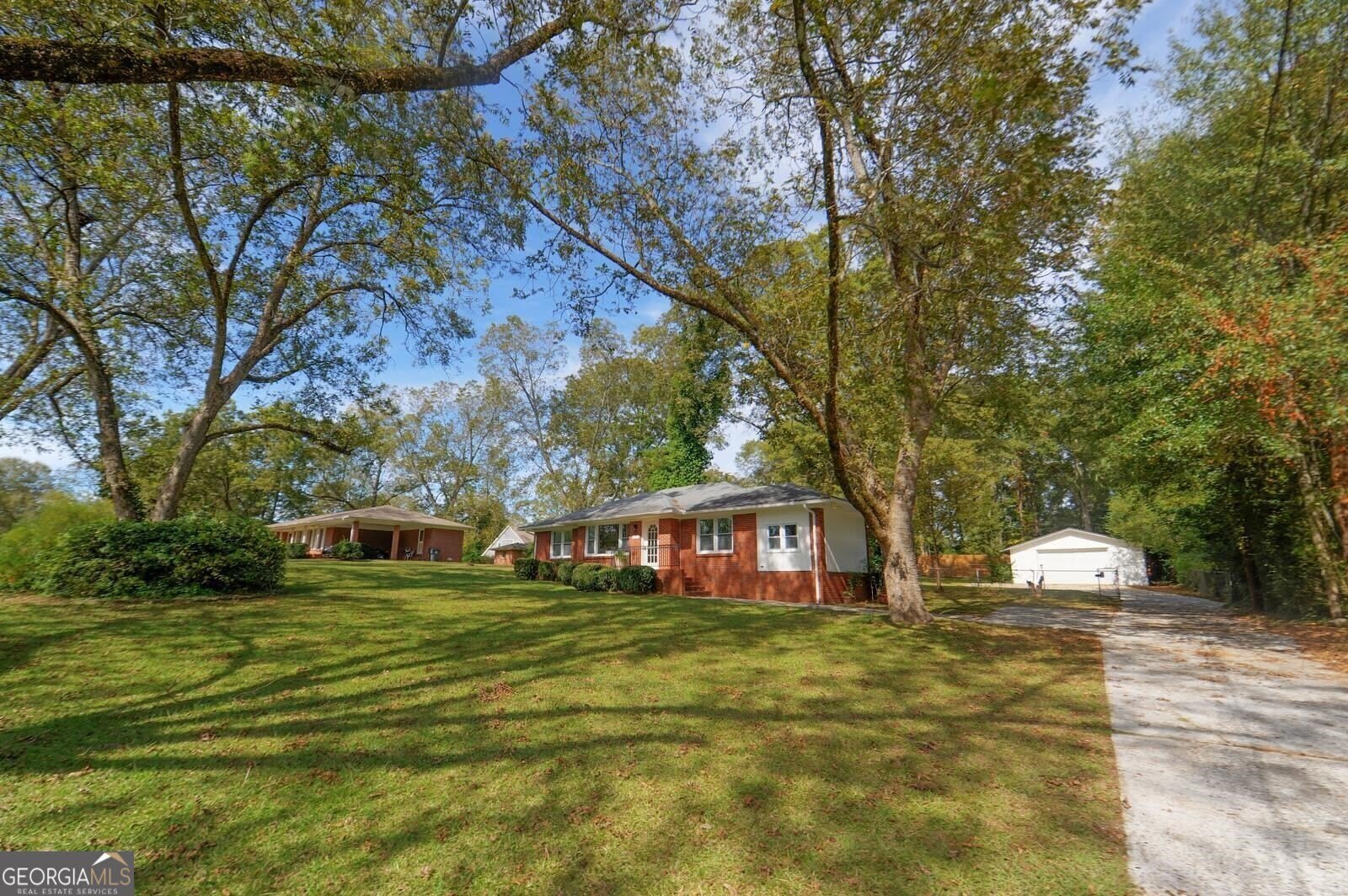370 Georgia Avenue – photo 2