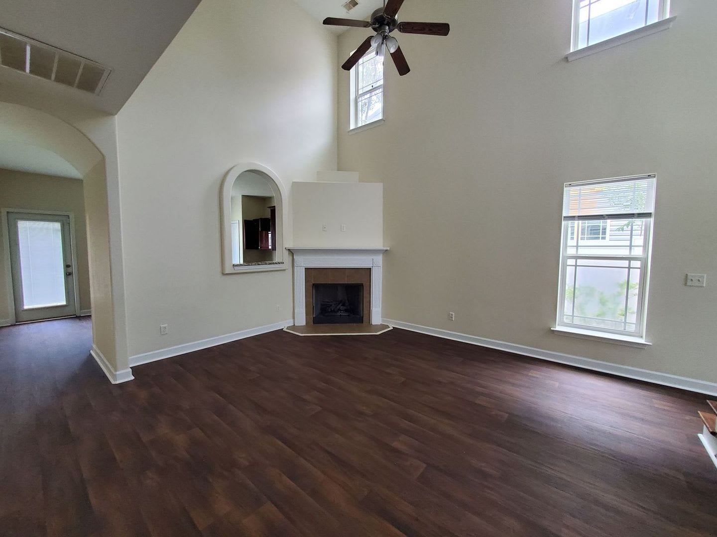 Located in the Heart of Richmond Hill – photo 4