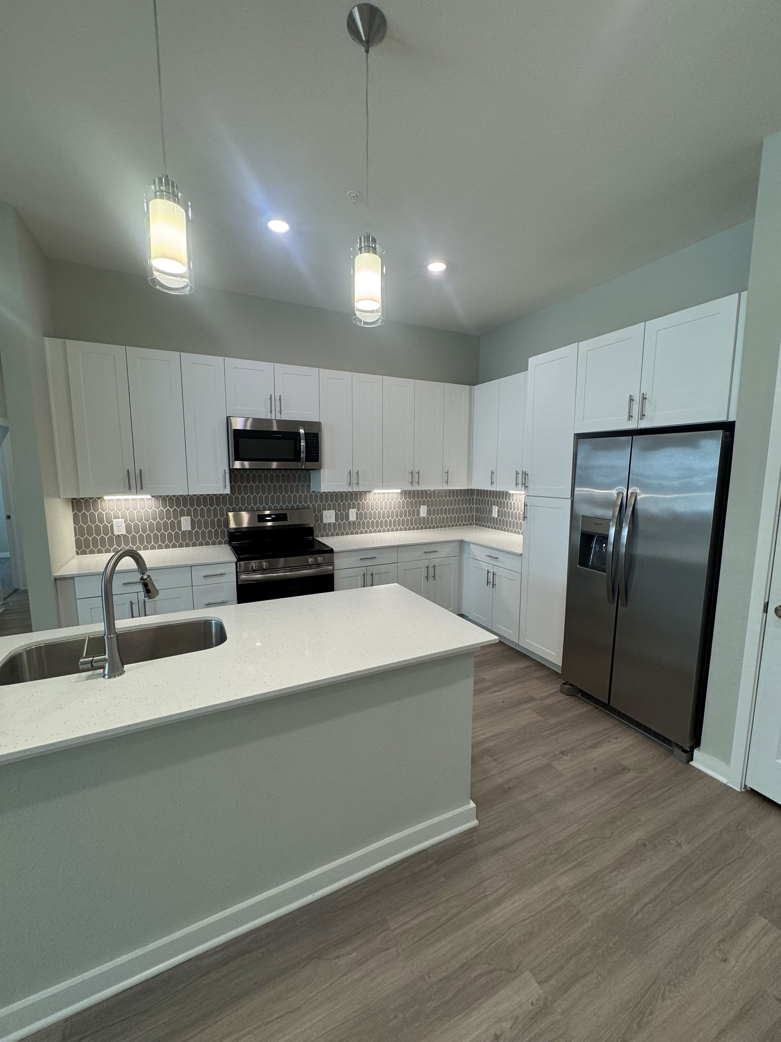 2255 West White Street – photo 2