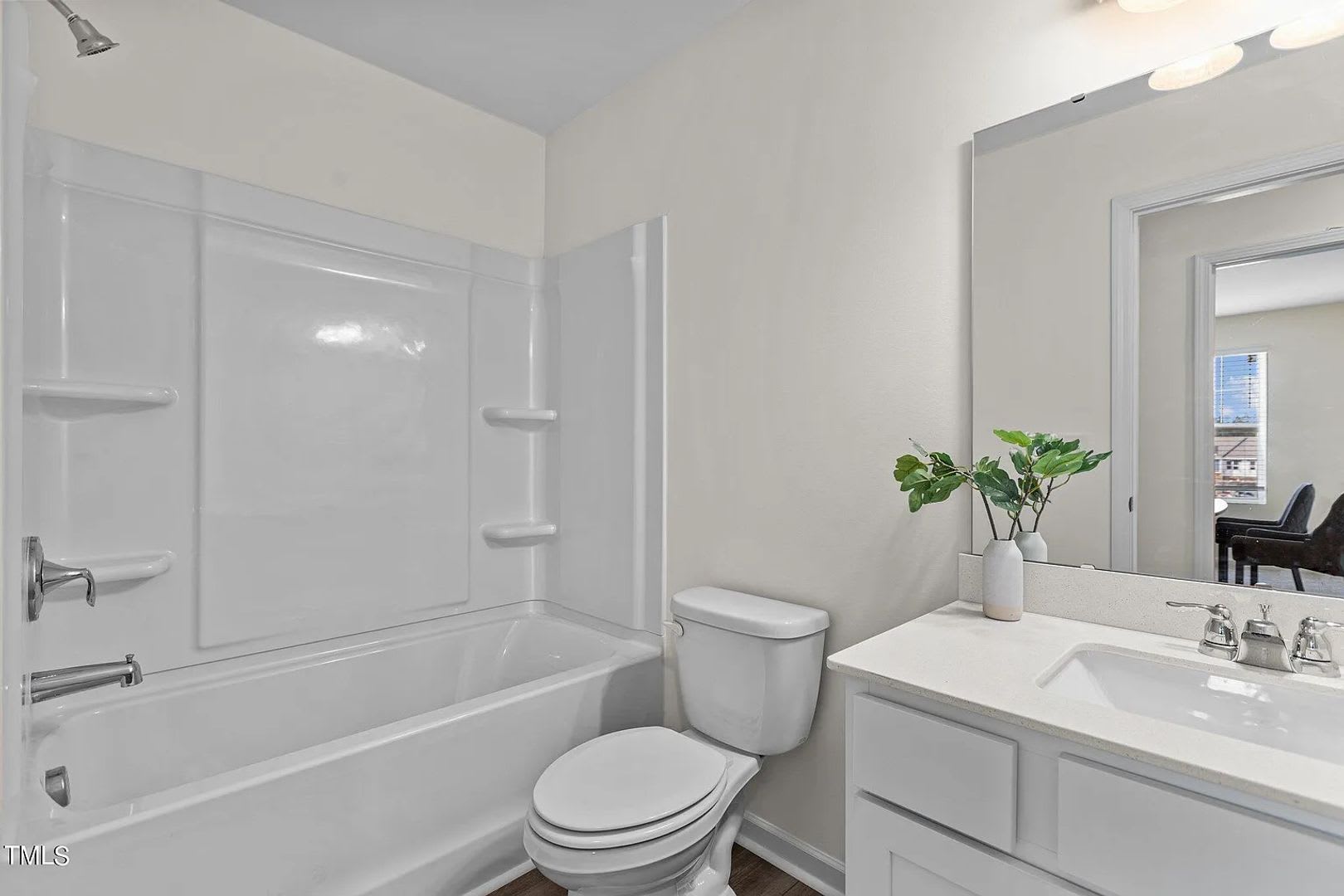 Room in 3 Bedroom Home at Primo Dr – photo 4