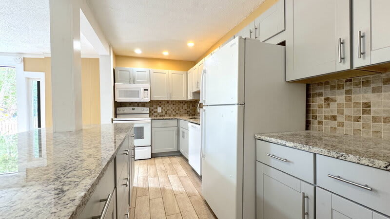 170 Kingston Ave – photo 5