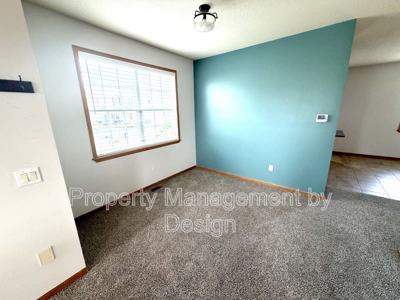 1005 Northeast Kamies Lane – photo 4