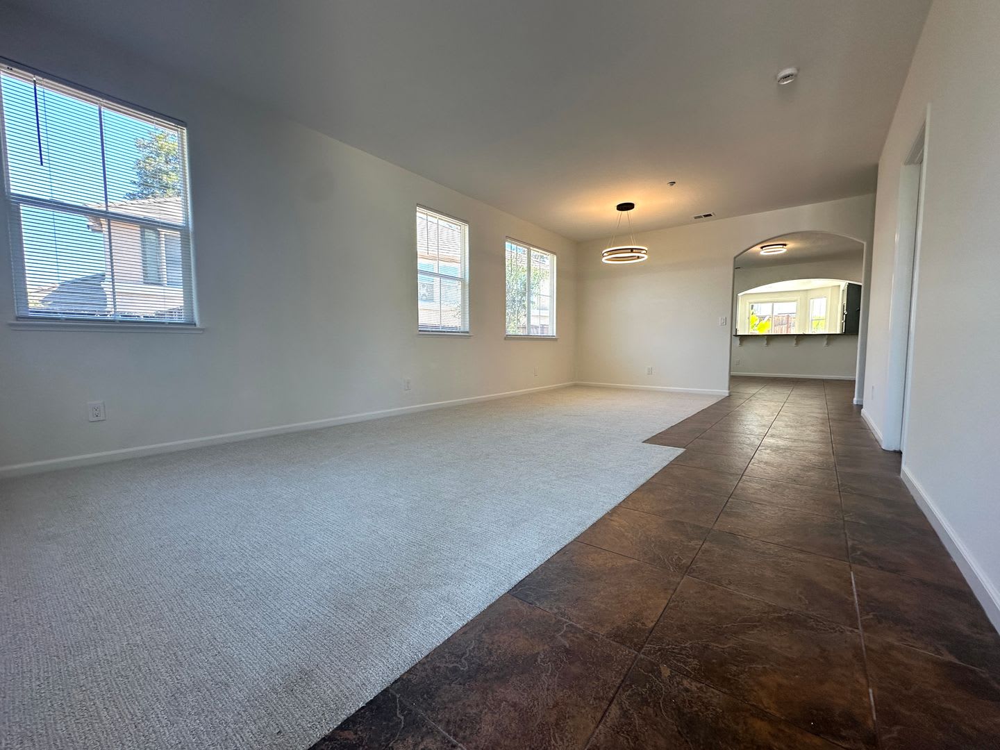 Gorgeous 4 Bed 2 Bath Single Story In Deer Ridge – photo 2
