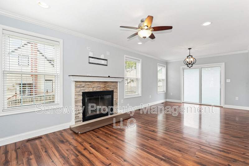 111 Westmont Ave – photo 4