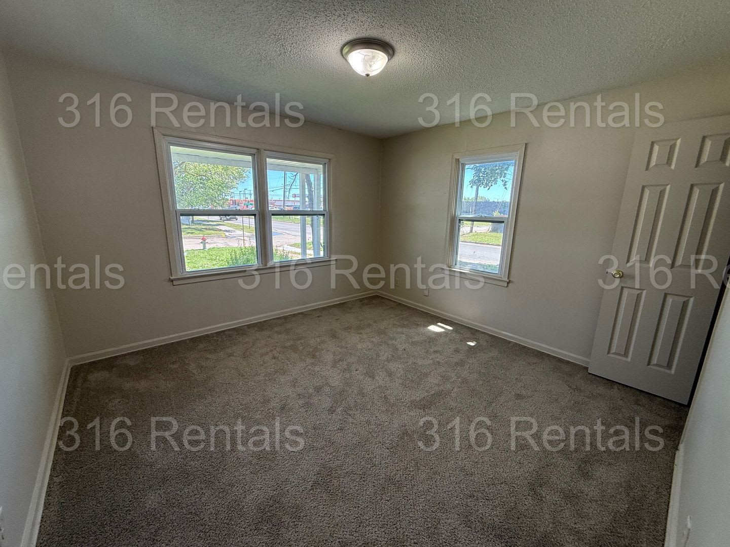 1100 2 Bed 1 Bath Single Family Home – photo 5