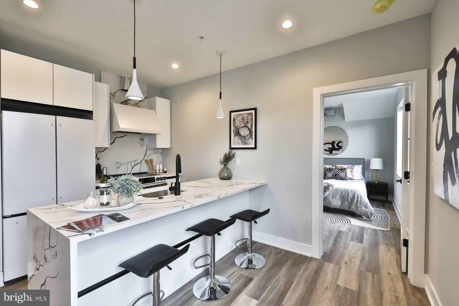 1612-00 CAMBRIDGE Street – photo 1