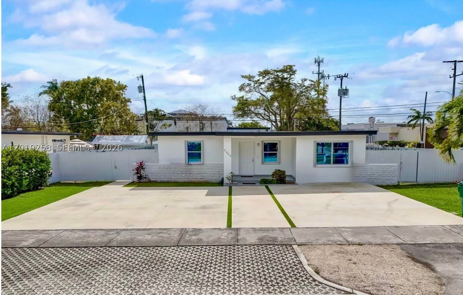 9494 SW 39th St – photo 2