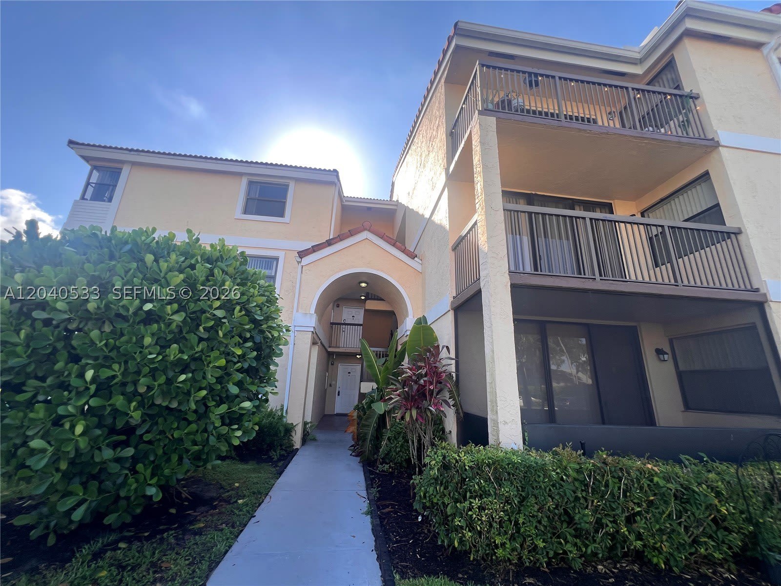 5661 Riverside Dr – photo 1