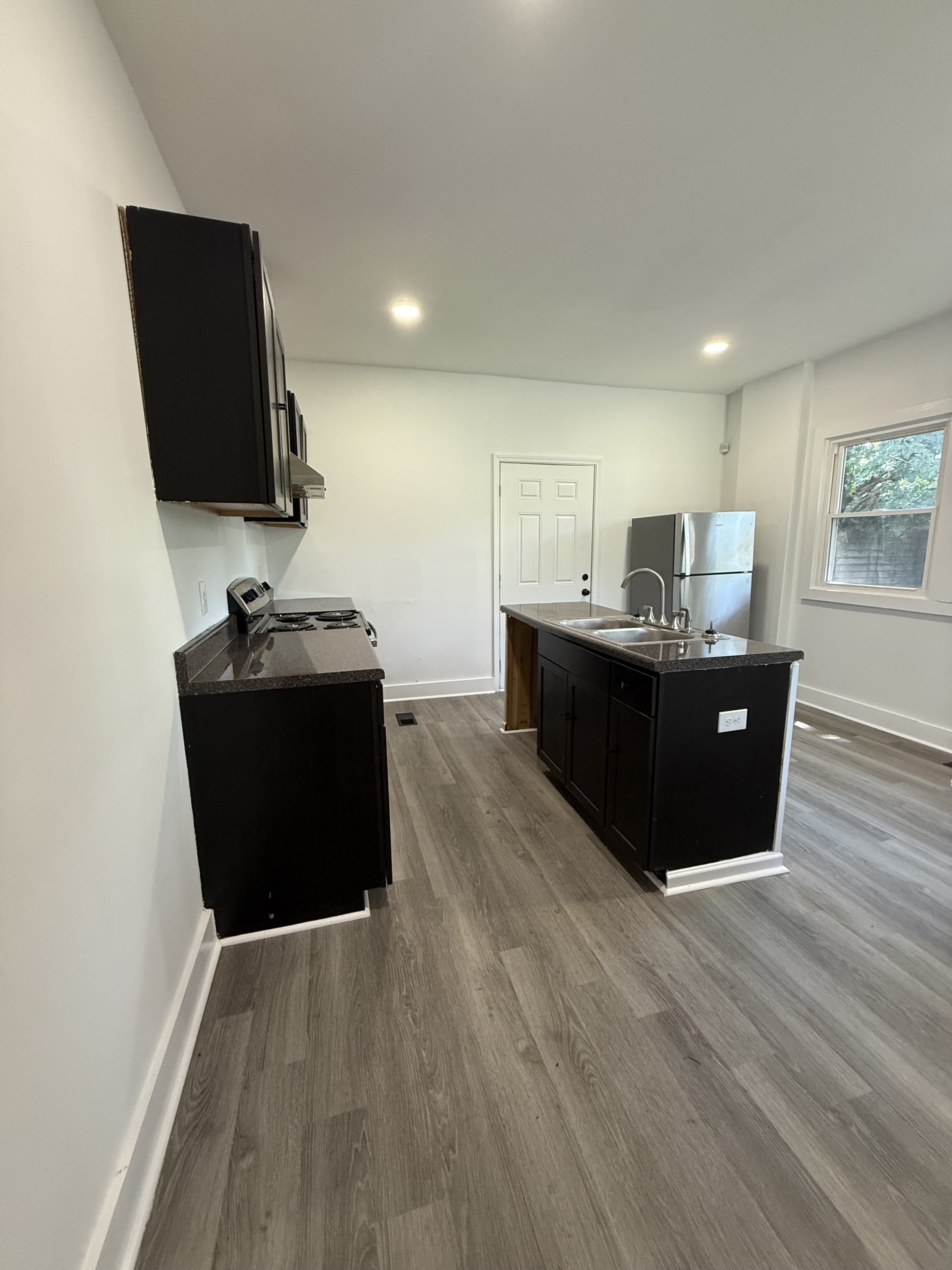 1031 Cotton Avenue Southwest – photo 4