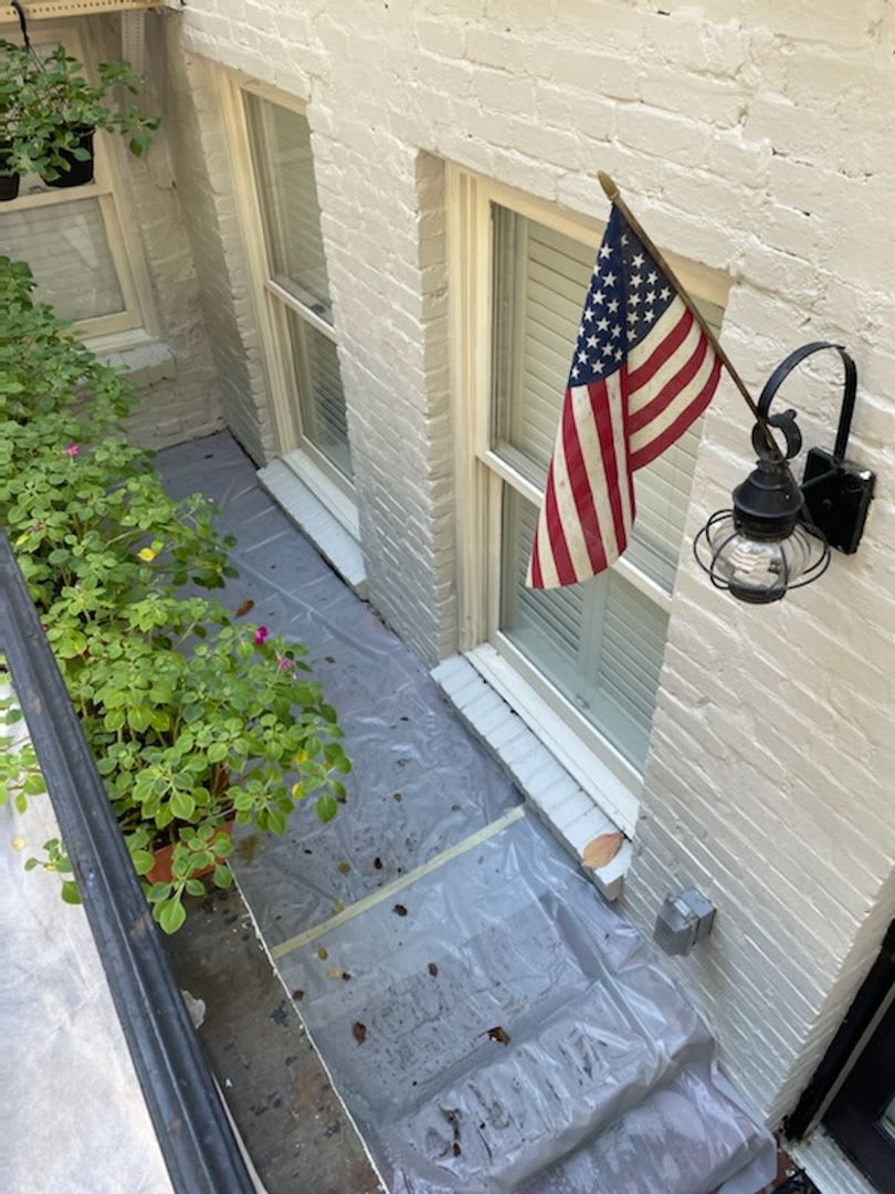 1BR in Georgetown East Village WITH PARKING!!! – photo 4