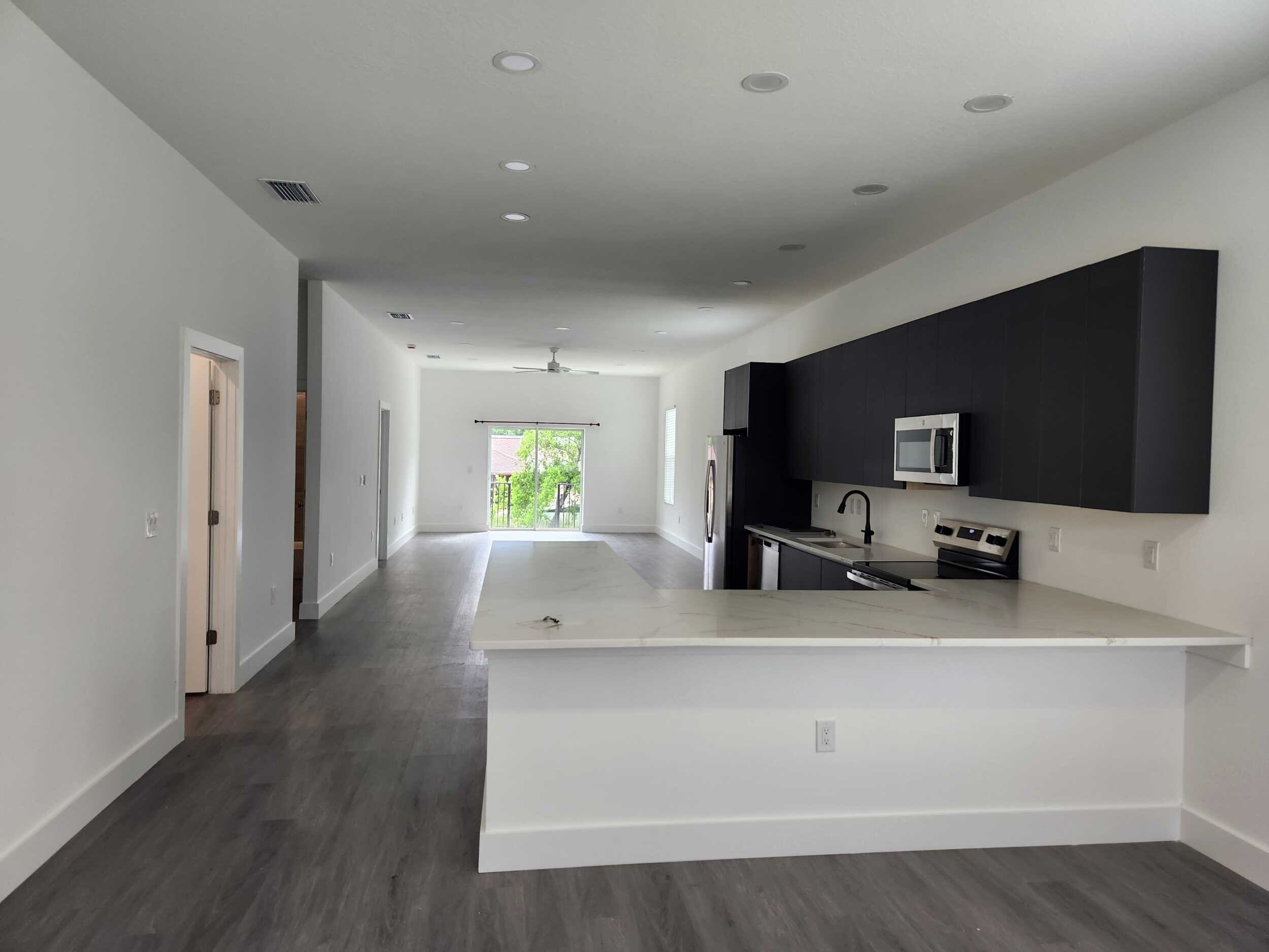 9211 Northcliffe Blvd – photo 3