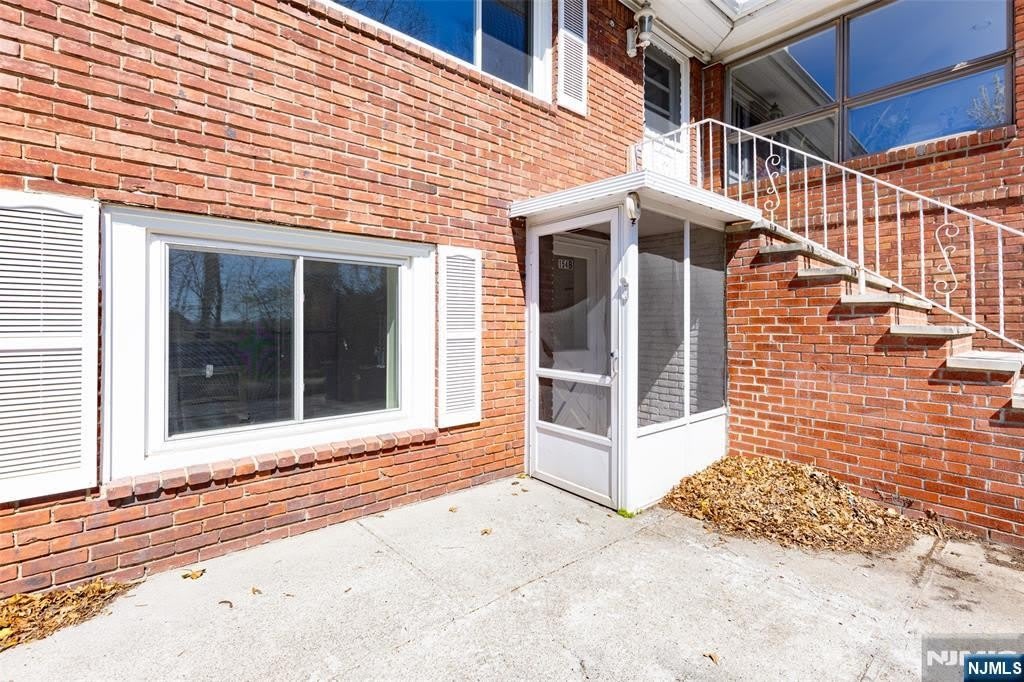 154 Ames Street – photo 1