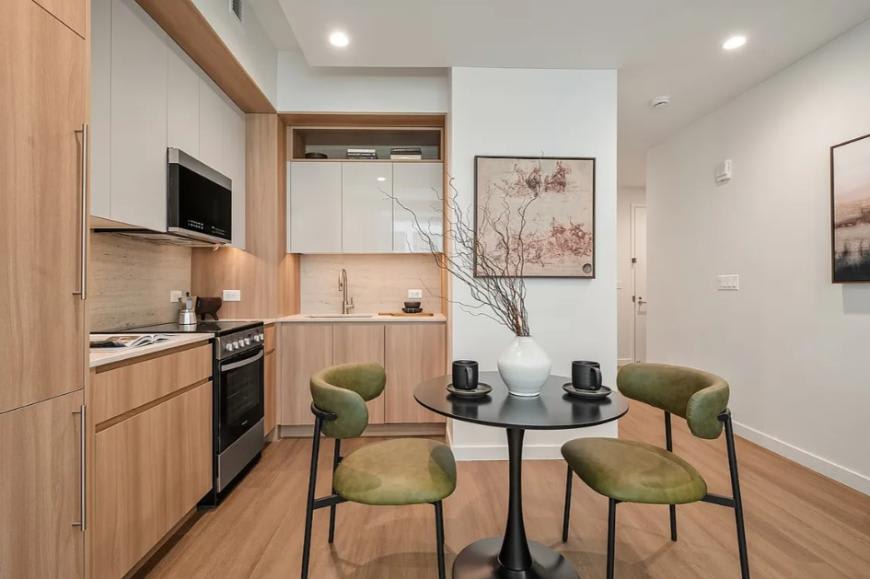 100 Cedar St. – photo 1