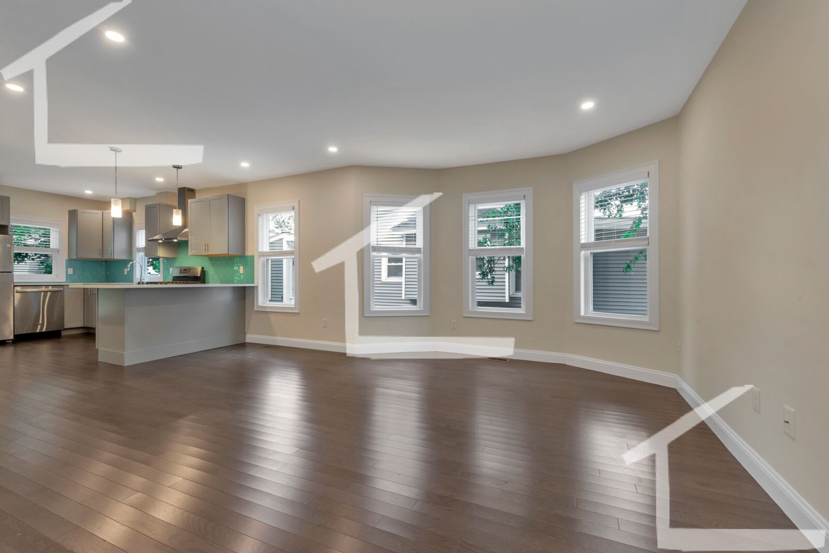 Huge 5 bed in Medford – photo 2