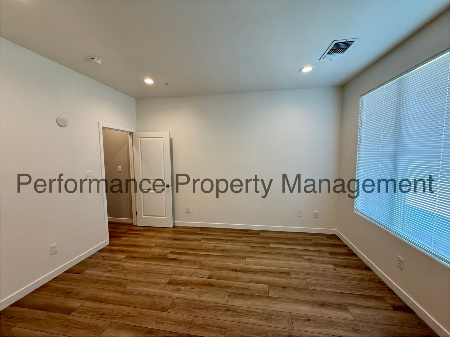 Spacious 4 Bed/2 Bath Home w/ Solar, RBP & Deposit Alternative Option – photo 4