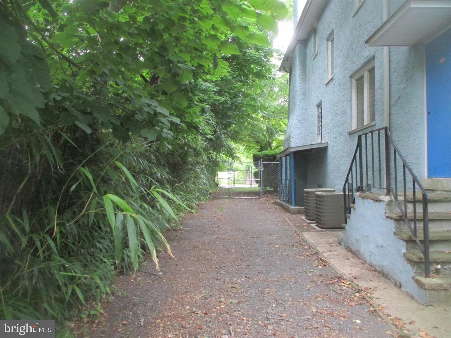 629-31 E CHURCH Lane – photo 4