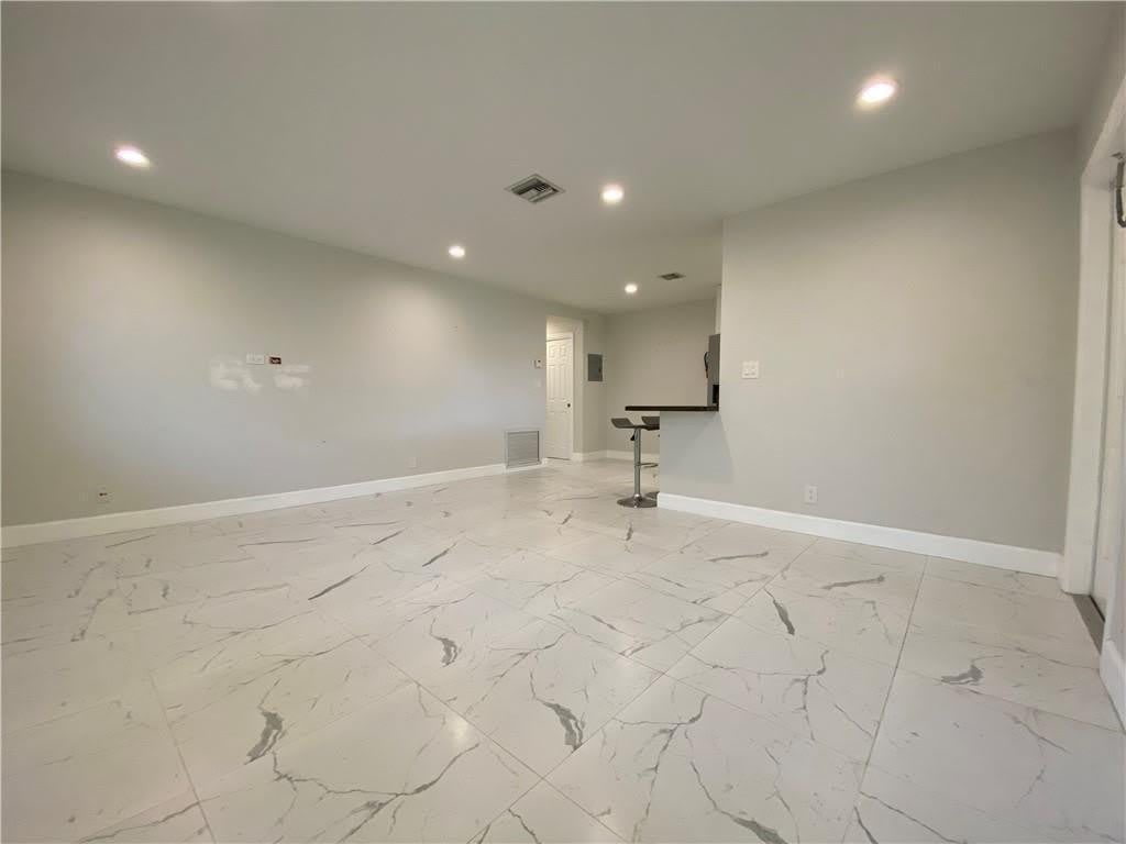 624 NE 10th Avenue – photo 4