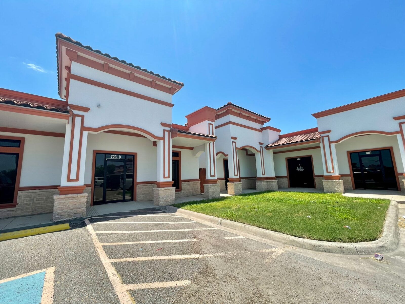 725 S Raul Longoria Rd – photo 1