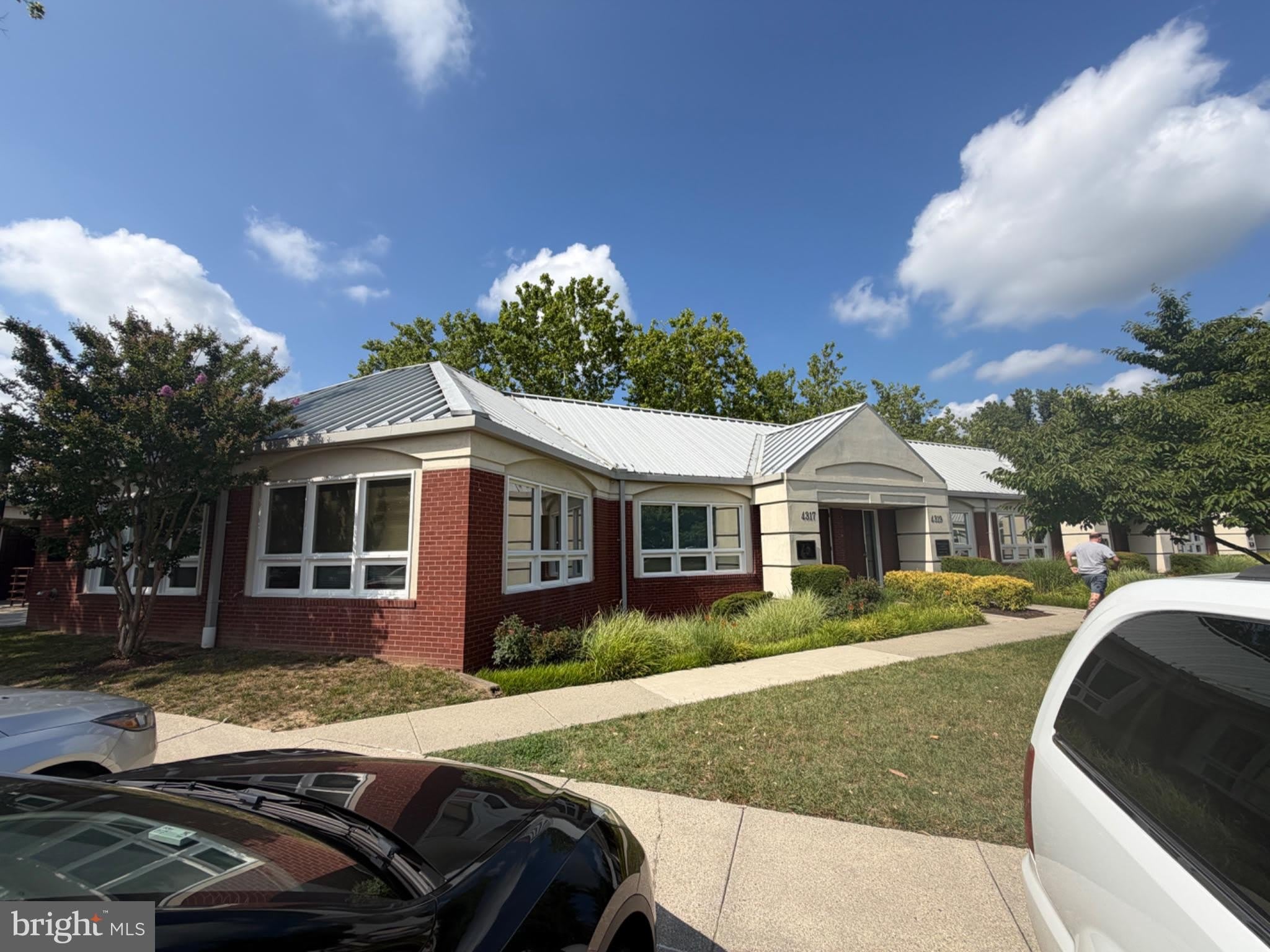4315 NORTHVIEW Drive – photo 1