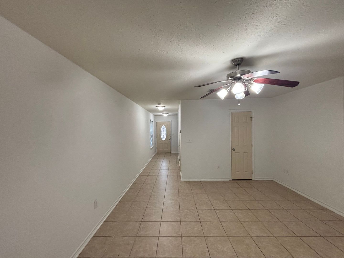 Spacious 2-Story Duplex With Private Fenced Yard – photo 5