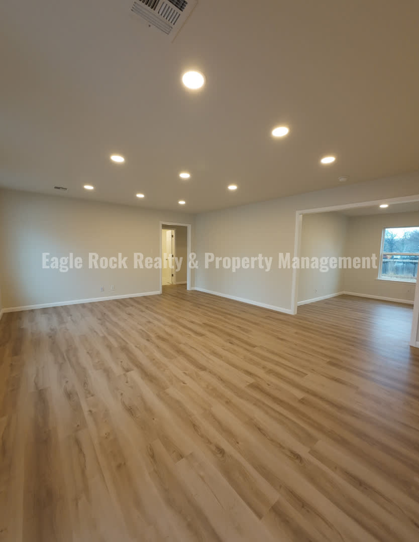 South Tulsa Home for Rent (4beds/2baths) – photo 2