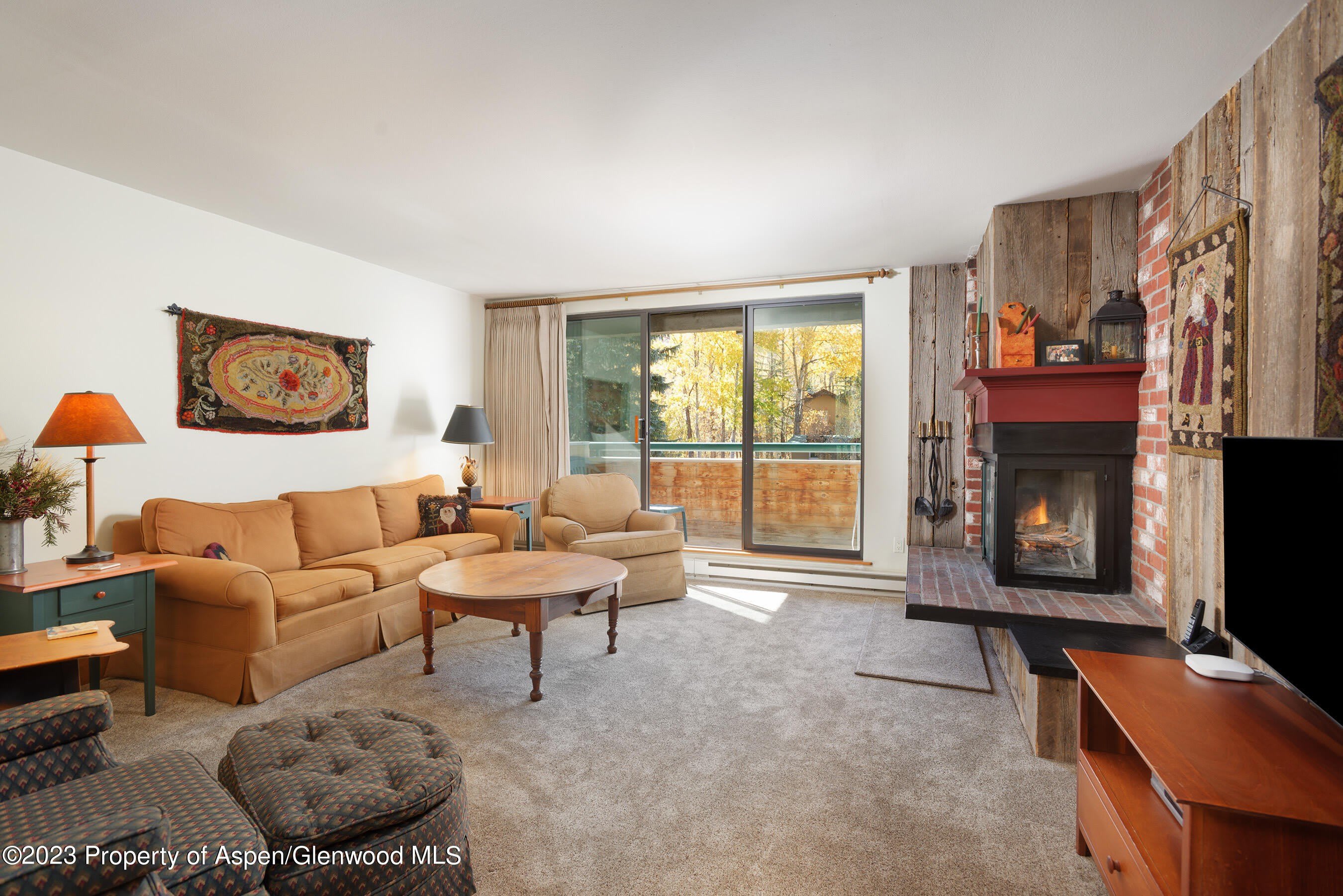 1024 E Hopkins Avenue – photo 1