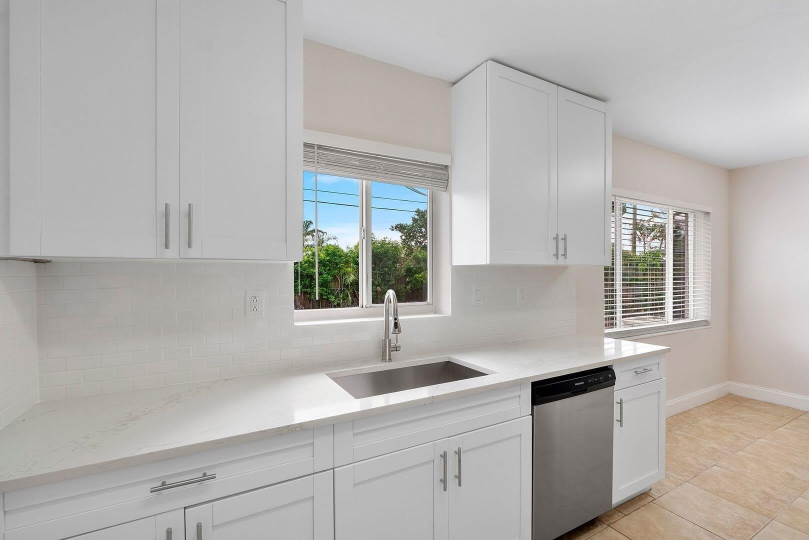 4650 NE 1st Terrace – photo 3