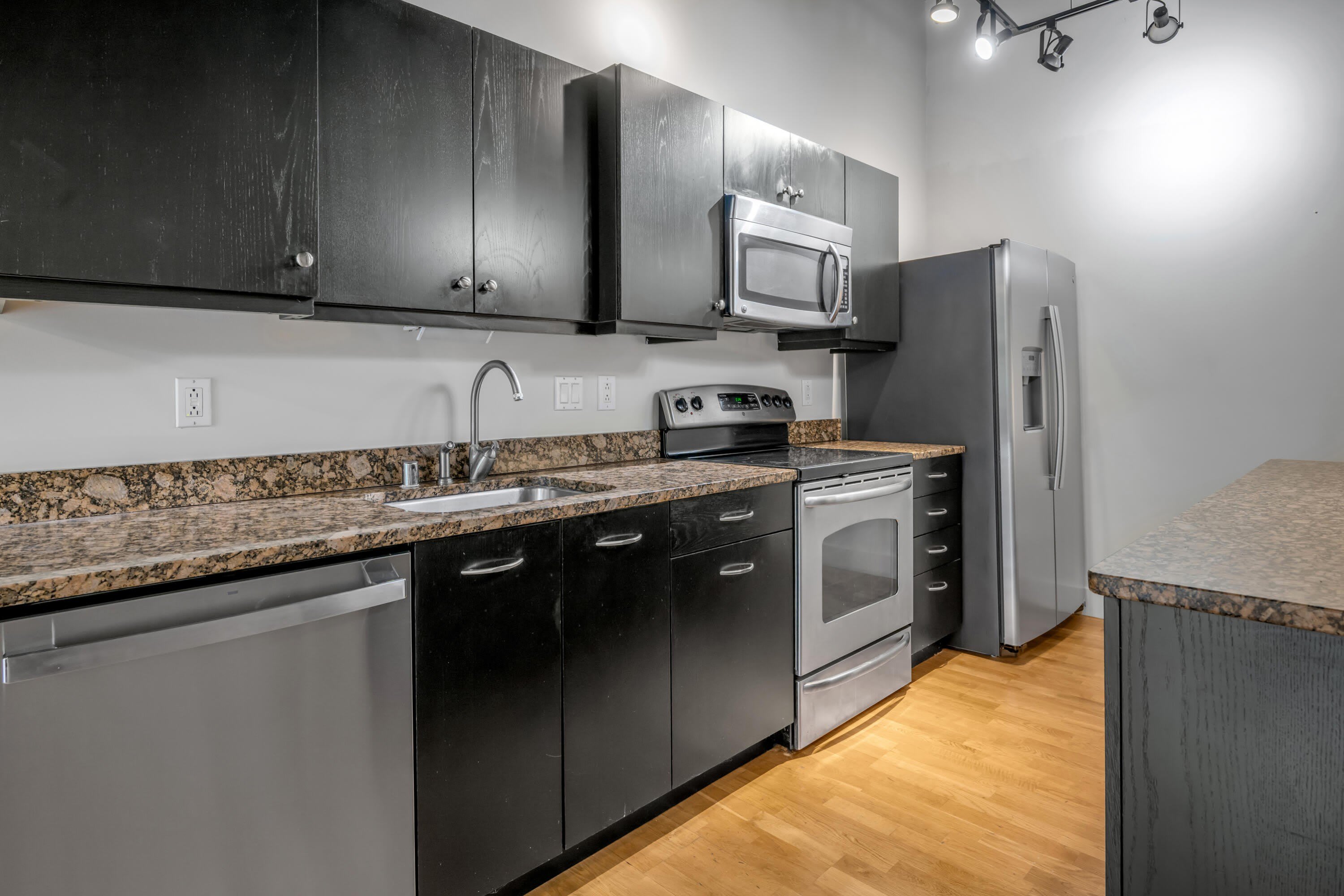 350 E Short Street – photo 3