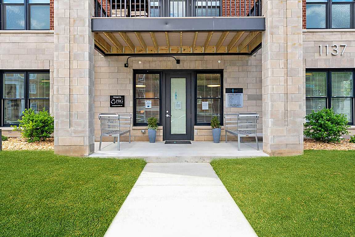 Circ Apartments – photo 3
